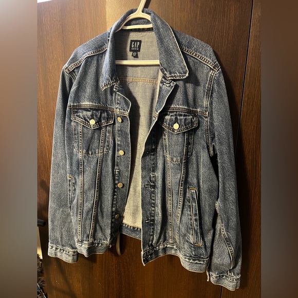 Gap Denim Jean Jacket barely worn - Picture 3 of 3